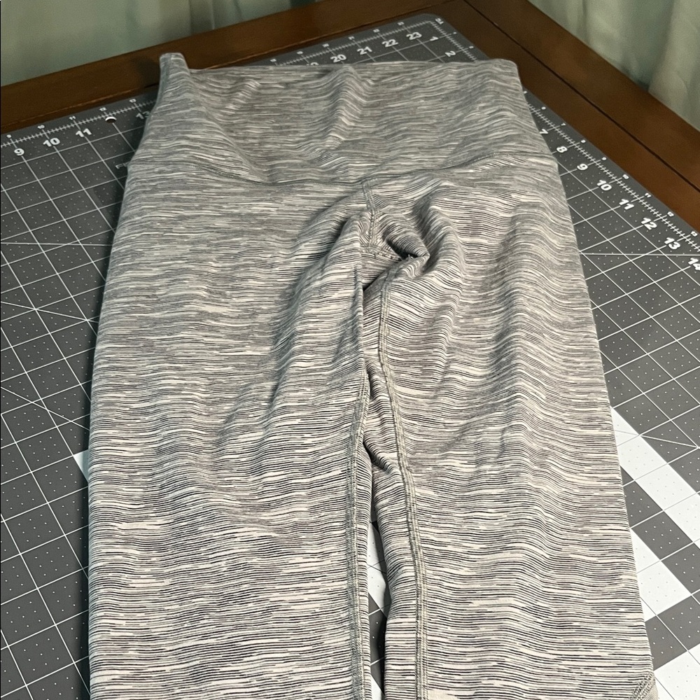 Lululemon Wunder Under Scalloped Hem High-Rise Crop